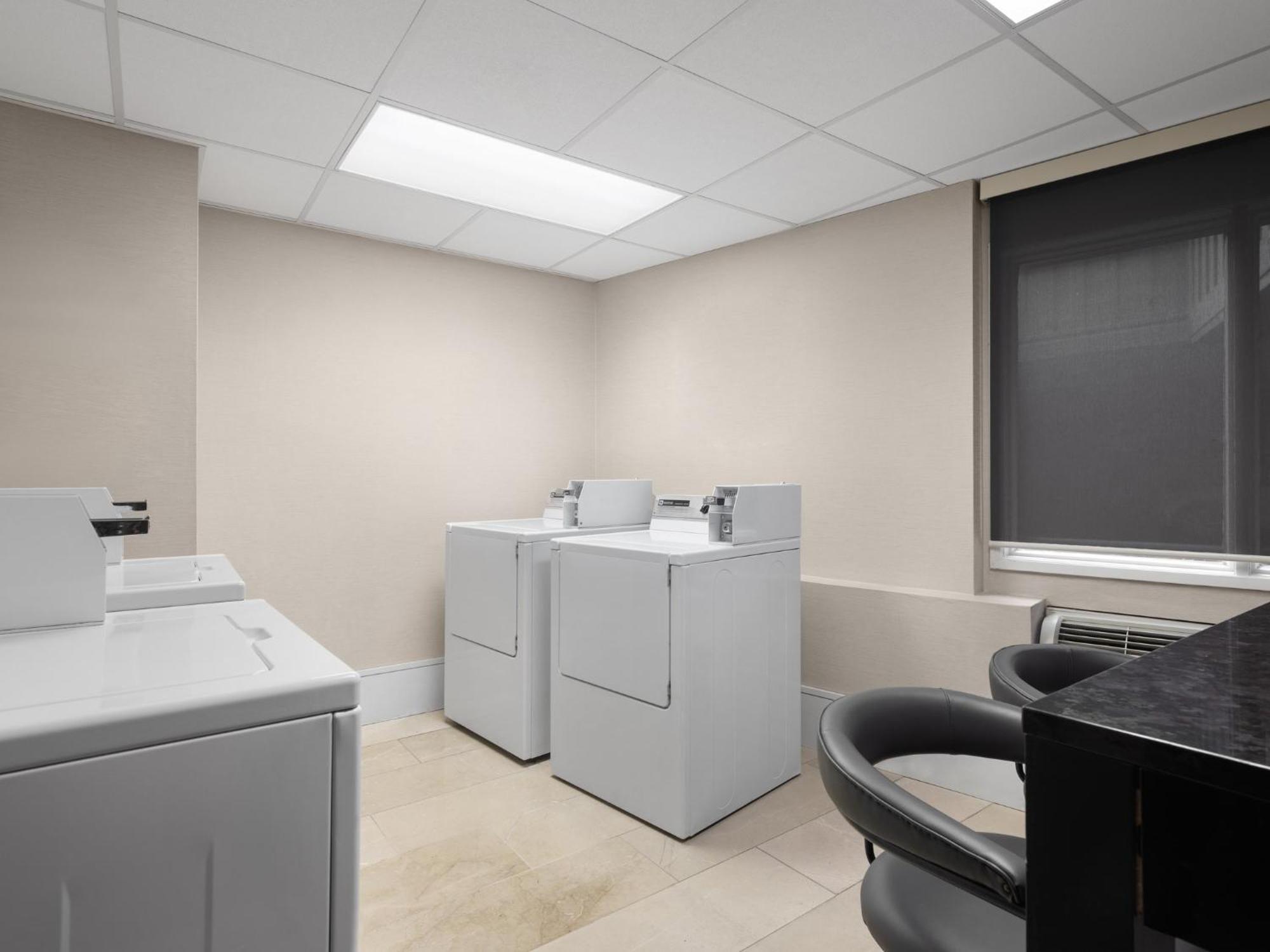 Holiday Inn Calgary Airport By Ihg Dış mekan fotoğraf