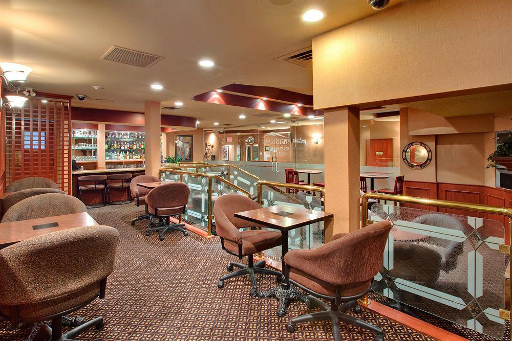 Holiday Inn Calgary Airport By Ihg Restoran fotoğraf